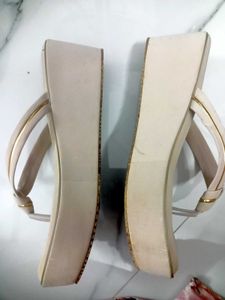 DressBerry Platform Heels