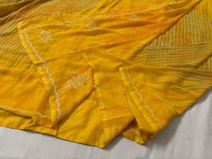 🆕Yellow Embroidered Unused Saree