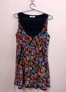 Black Floral Sleeveless Sundress with Lace Detail
