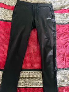 Women’s Black Gym Leggings – Soft, Stretchable & C