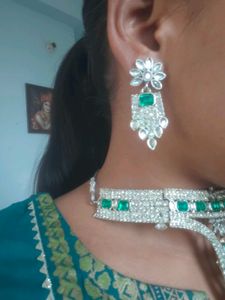 Elegant Emerald &amp; Crystal Necklace Set