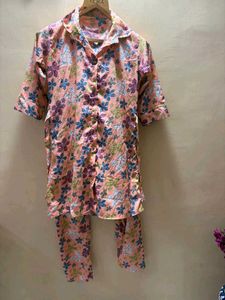 new Charming Floral Print Night Suit Set