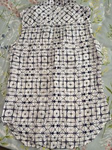 Levi's White &amp; Blue Print shirt