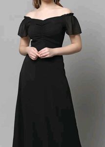 Chic Black Off-Shoulder Maxi Dress