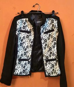 BLACK &amp; WHITE STYLISH MADAME JACKET