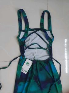 newme green abstract criss cross back slit