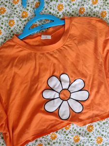 Urbanic - Cute Orange Daisy Crop Top