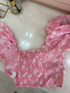 Pink Floral Crop Top🩷🩷