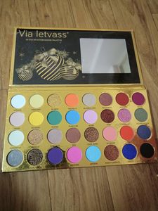 Its New Merry Christmas 32 Color Eyeshadow Palette