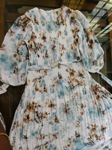Chic Floral Pleated maternity dress