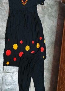 Black Kurta Set with Floral Embroidery