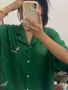 Chic Green Collared Button-Up Top