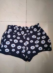 Daisy Print Shorts