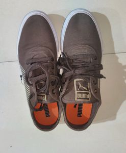 PUMA Men's Casual Shoes.  Like New . No Coins.