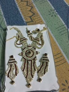 Elegant Kundan Necklace Set