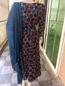 Stylish Geometric Print Kurta Set with Dupatta