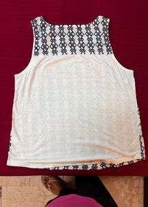 Chic embroidered Sleeveless Top