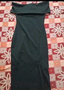 Elegant Off-Shoulder Black Midi Dress