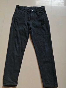 destroyed Black jeans