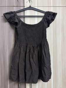 RUFFLE TOP