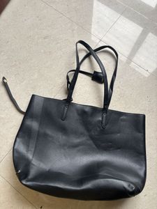 SAINT SCOTT tote bag with detachable wrislet