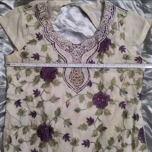 Embroidered Sleeveless Kurta
