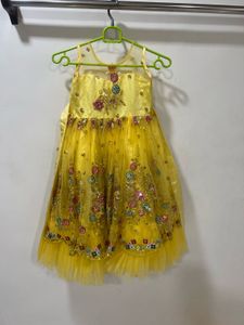 Beautiful Yellow Embellished Party Dress age 6 yrs