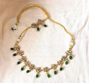 Handmade kundan Elegant Floral Necklace Set
