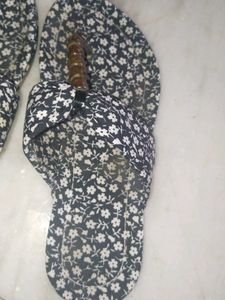 Floral Print Flip Flops ( price drop )
