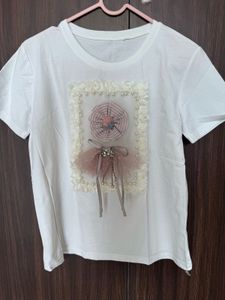 Women’s T-shirt