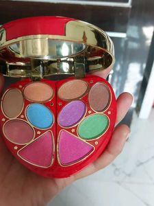 Vintage Heart Makeup Palette