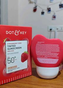 Dot &amp; Key Strawberry Dew Tinted Sunscreen