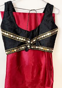 Sale 😍Elegang Saree With Padded Stylish Blouse 😍