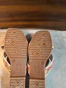 JAIPUR handcrafted embroidered flats