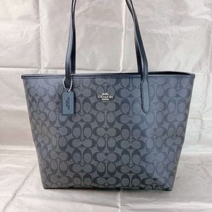 Coach Signature Tote Bag