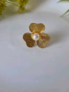 Adjustable Elegant Gold Flower Pearl Ring