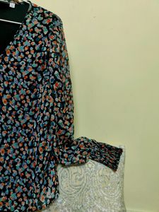 Vila Brand, Printed V-neck Top, 100% Polyester