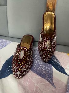 Embellished Ethnic Mojaris