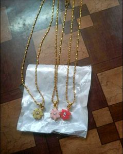 Flower Pendant Necklace Set