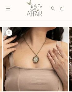 Leafy Affair Frilly Flower Lacey Days Necklace
