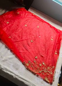 Stunning dulhan dupatta