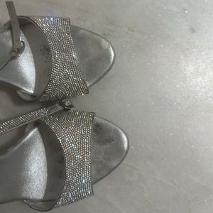 SILVER PENCIL HEELS