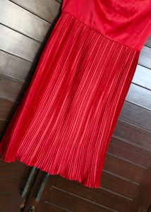 Street9 Red Pleated Strap Midi Dress