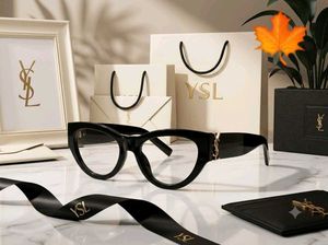 Elegant Black Cat-Eye Eyeglasses