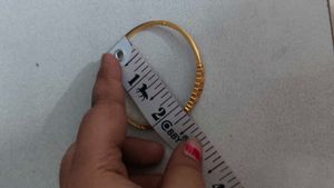 Glamour Gold Bracelet