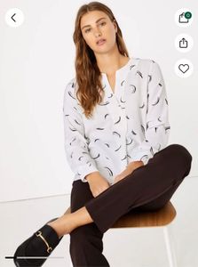 Chic White & Black Abstract Print Top