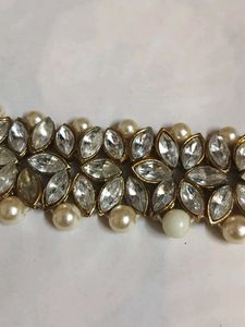 Elegant Choker Necklace with Pearls