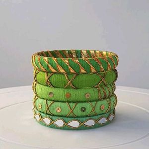 Set of 5 Stylish Bangles🩵