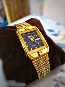 Vintage  Quartz Gold Watch