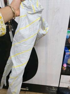 Yellow &amp; White Leaf Print Kurta